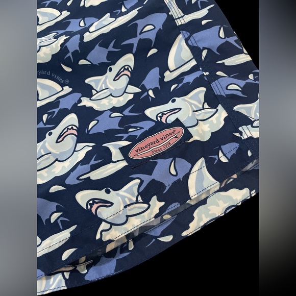Vineyard Vines blue shark men’s swim shorts trunks bathing suit board shorts L - Picture 2 of 5